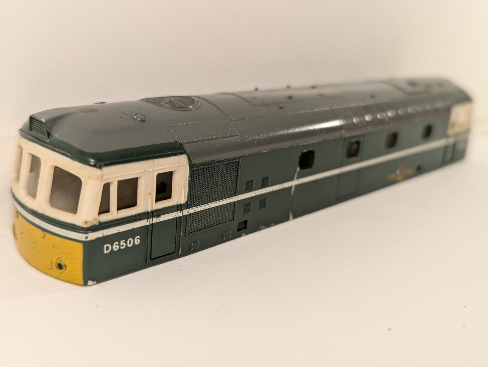 BR Class 33 Diesel Locomotive Body Shell BR Green - Spares/Repairs