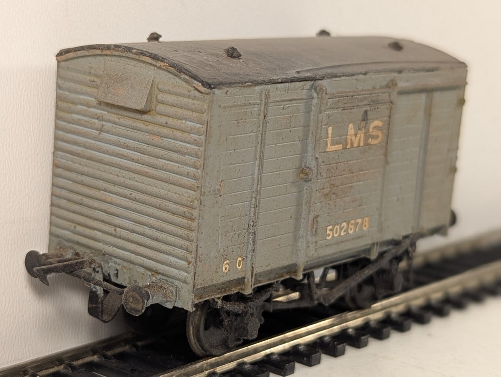 Kit Built OO Gauge LMS 12t Corrugated End Box Van Goods Wagon 502678 LMS