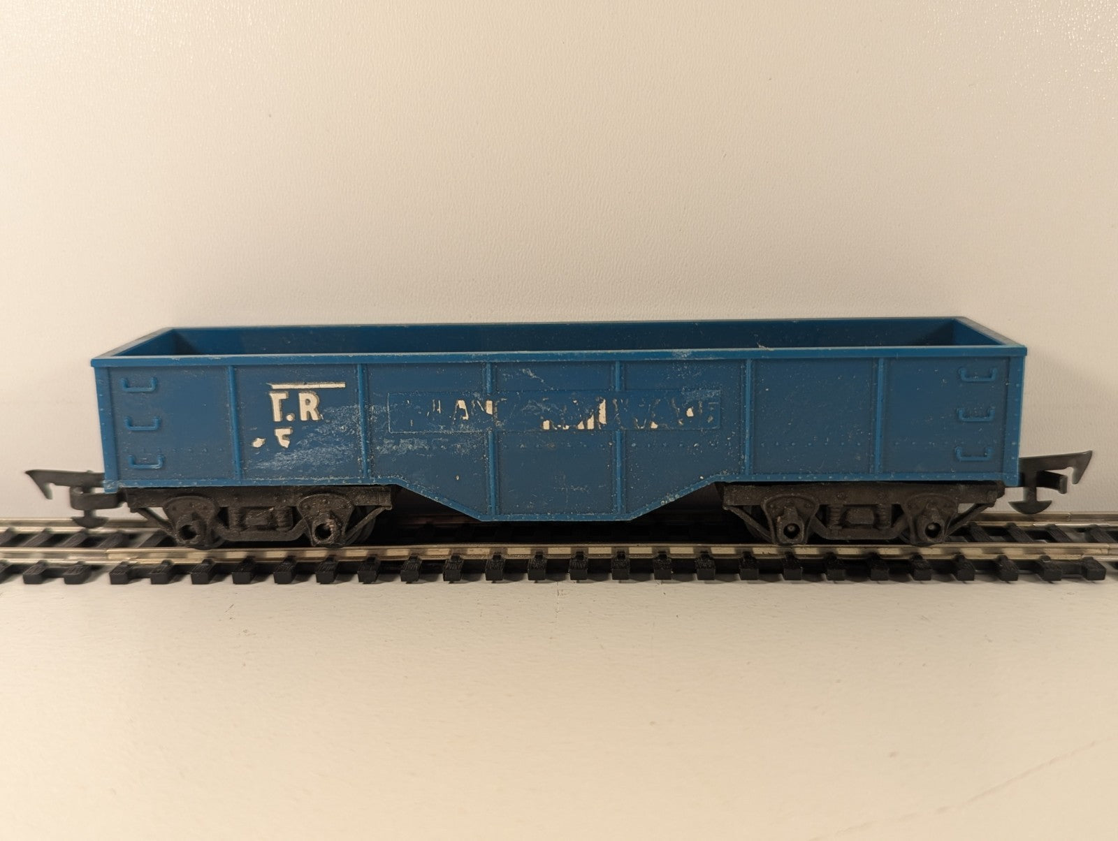 Tri-ang Hornby R116 OO/HO Gauge Transcontinental Gondola Wagon – Blue