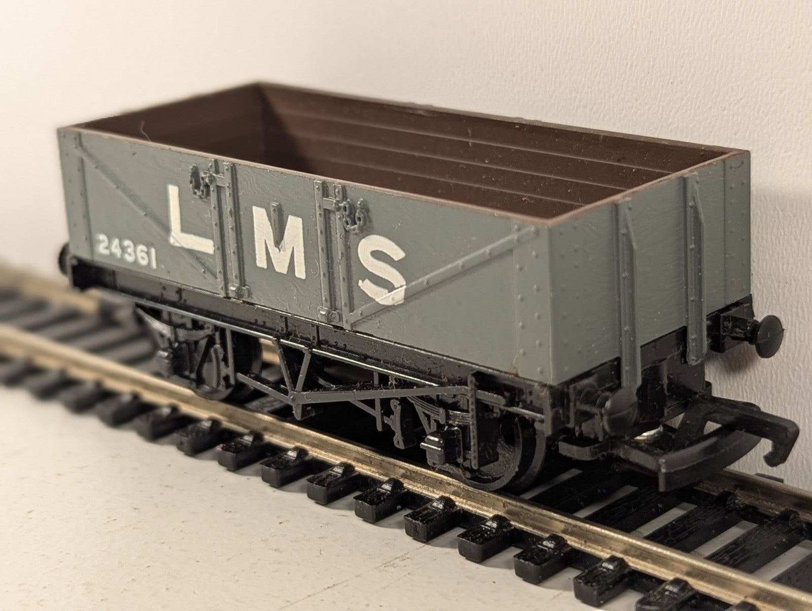 Mainline 37-130 LMS 5 Plank Open Wagon Grey OO Gauge - Boxed