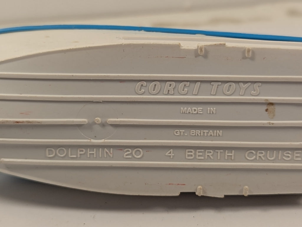 Corgi Toys 104 Dolphin 20 4 Berth Cruiser 1:43 Scale