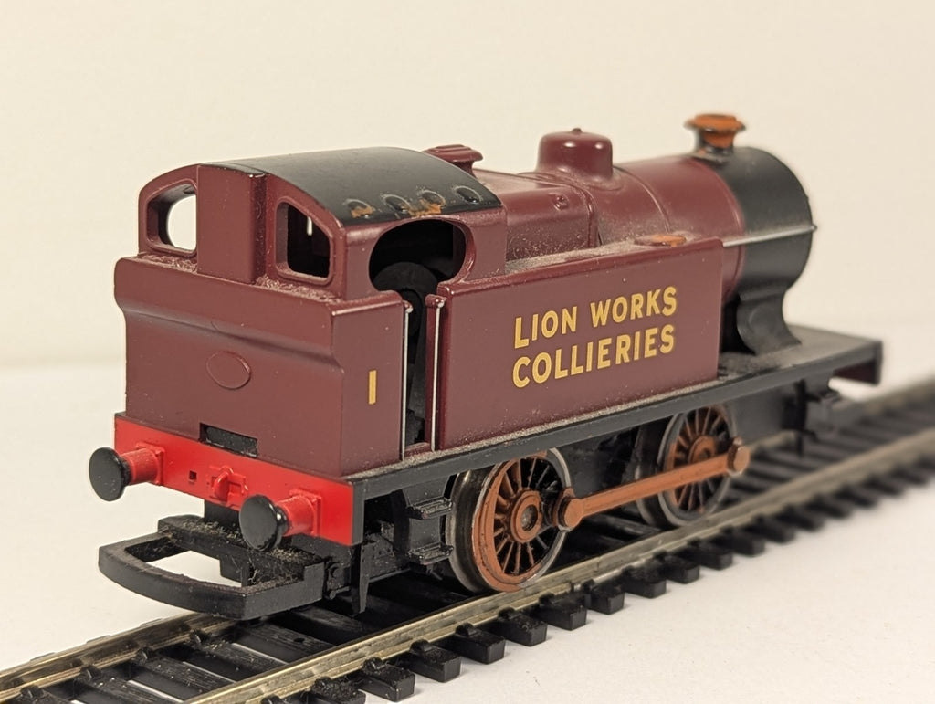 Hornby R2452 OO Gauge Class D 0-4-0T No. 1 Lion Works Collierie – Repainted part