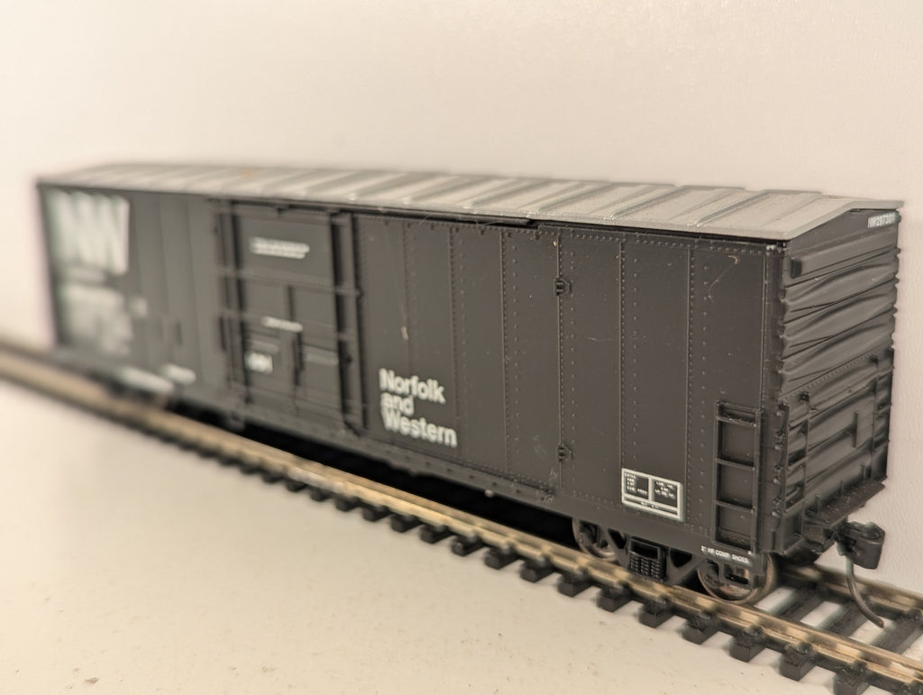Athearn HO Gauge 50ft Insulated Boxcar NW 297301 Norfolk and Western