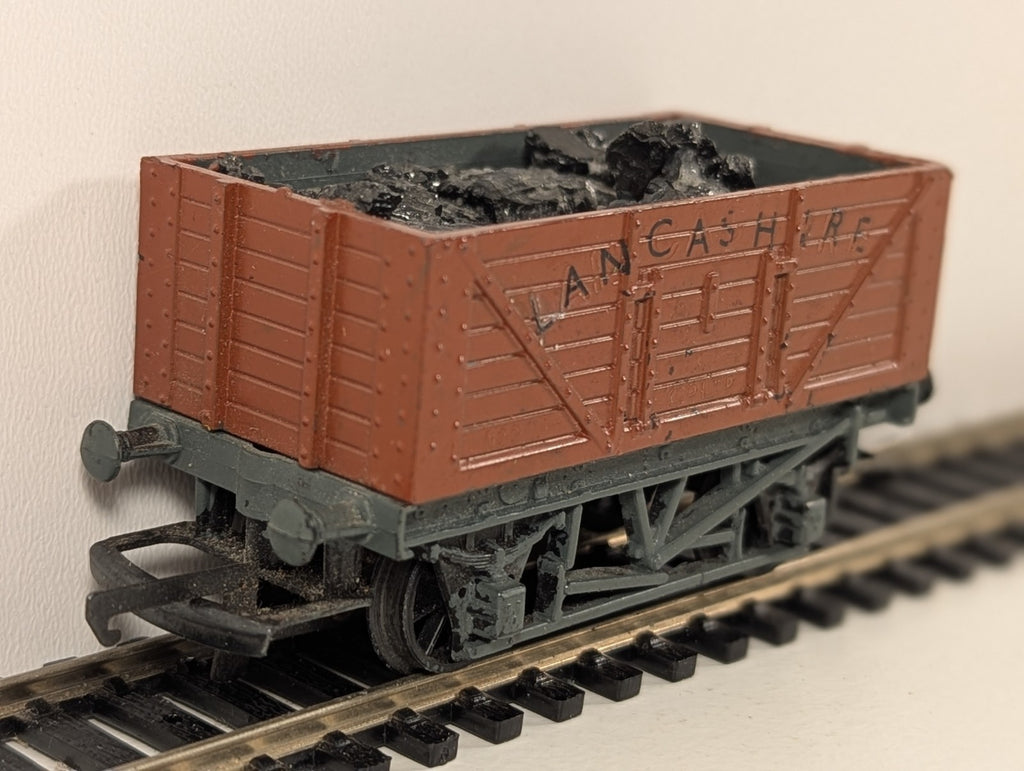 Tri-ang R13 OO Gauge BR 7-Plank Coal Wagon No. W1005 – Brown