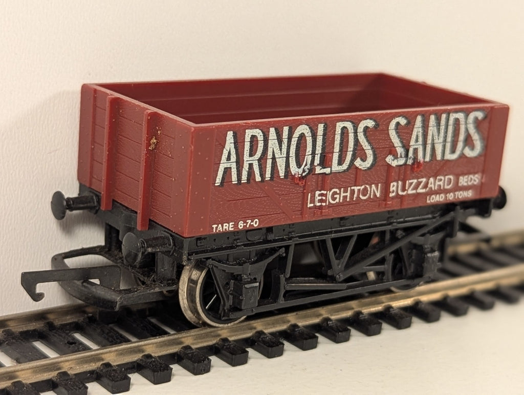 Hornby R097 OO Gauge Arnold Sands 5-Plank Wagon