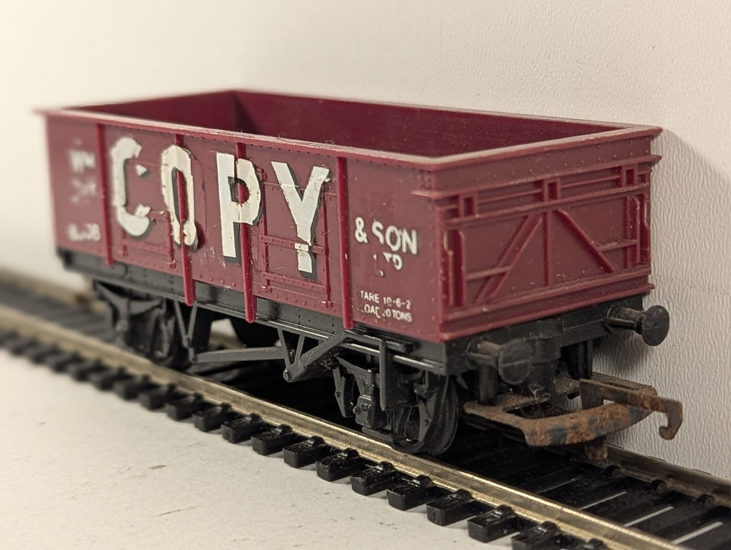 Tri-ang OO Gauge Wm Cory & Son Ltd 7-Plank Coal Wagon Rolling Stock 8003 / 8008