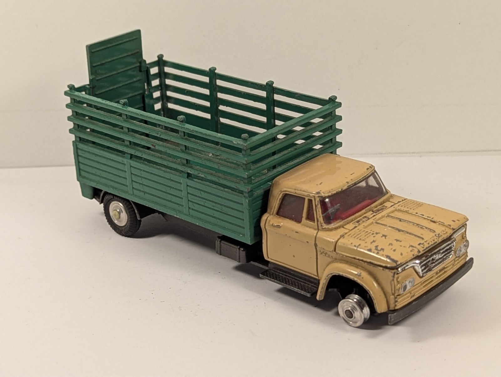 Corgi Toys 484 Dodge Kew Fargo Livestock Transporter 1:43 Scale - Missing Tyre