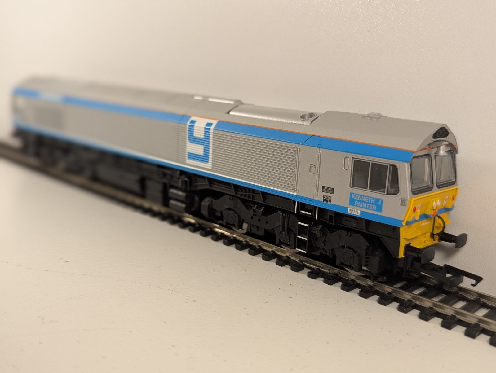 Hornby R3041 Class 59 59005 “Kenneth J Painter” Foster Yeoman