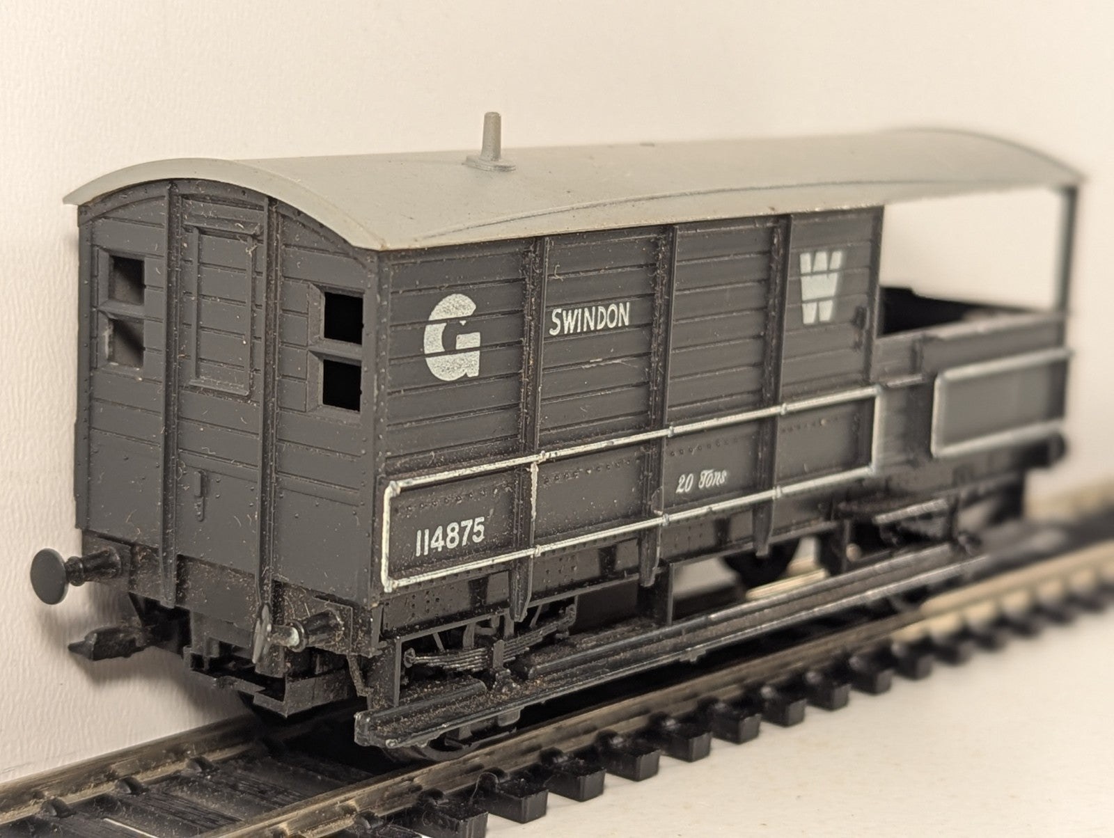Airfix OO Gauge GWR 20 Ton Toad Brake Van 114875 GWR Grey 54303