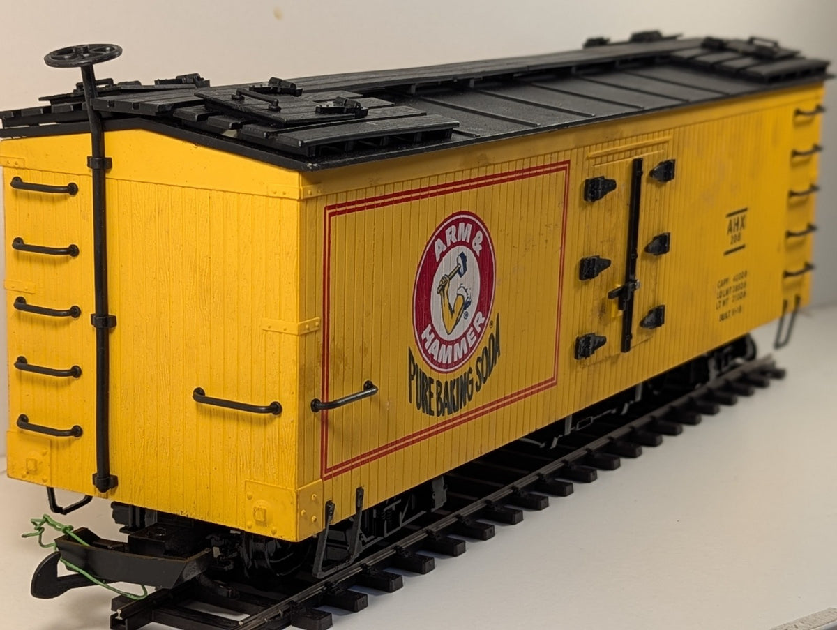 Bachmann G Scale Arm & Hammer Billboard Boxcar