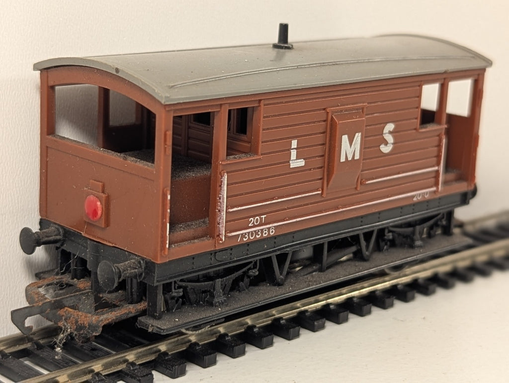 Hornby R.098 OO Gauge LMS Brake Van