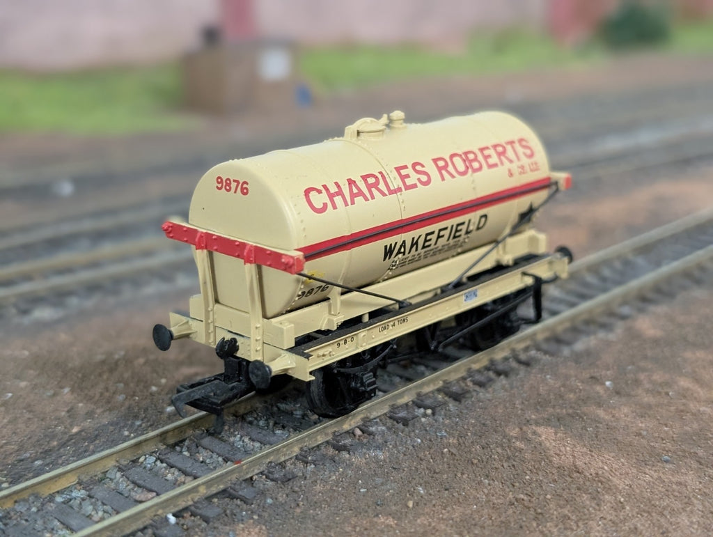 Bachmann 37-650K OO Gauge 14 Ton Tank Wagon Charles Roberts Collectors Club