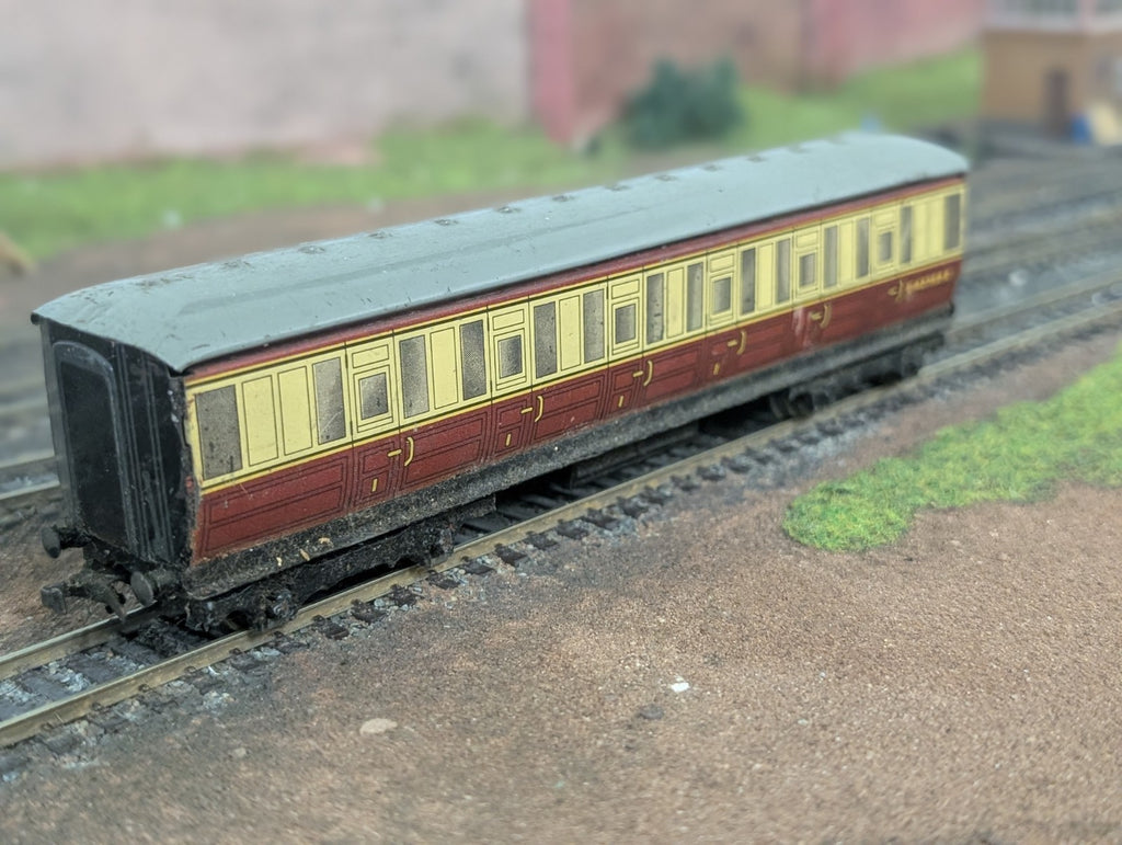 Hornby Dublo 32013 LNER Gresley teak composite in BR crimson & cream E42759E