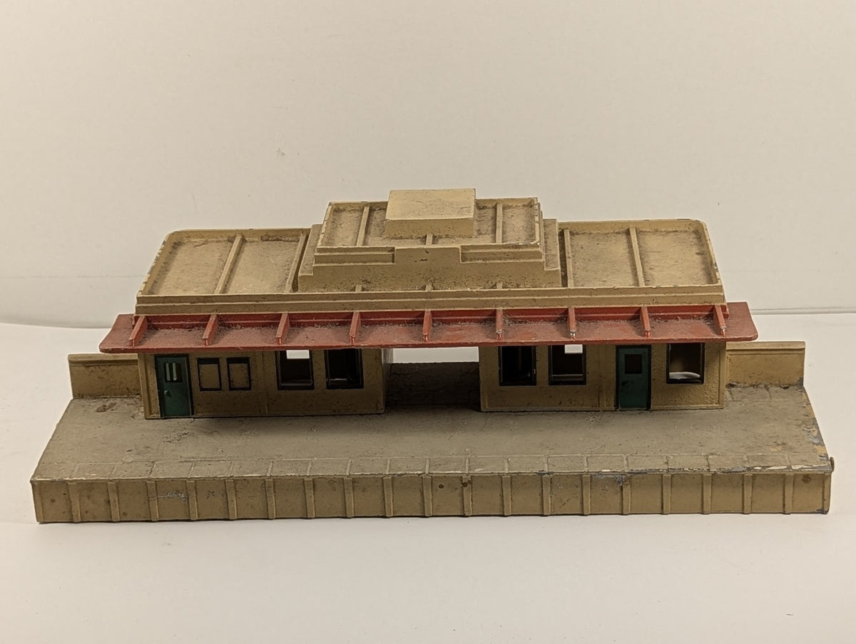 Hornby-Dublo OO Gauge Main Station Building Cream and Red 5085