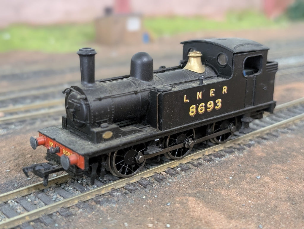 Bachmann 31-057 OO Gauge LNER J72 Class 0-6-0T 8693