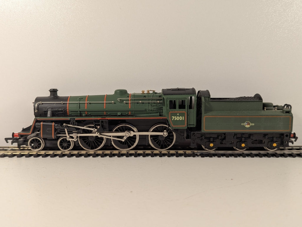 Mainline 37-053 OO Gauge BR Standard Class 4 4-6-0 Loco Green