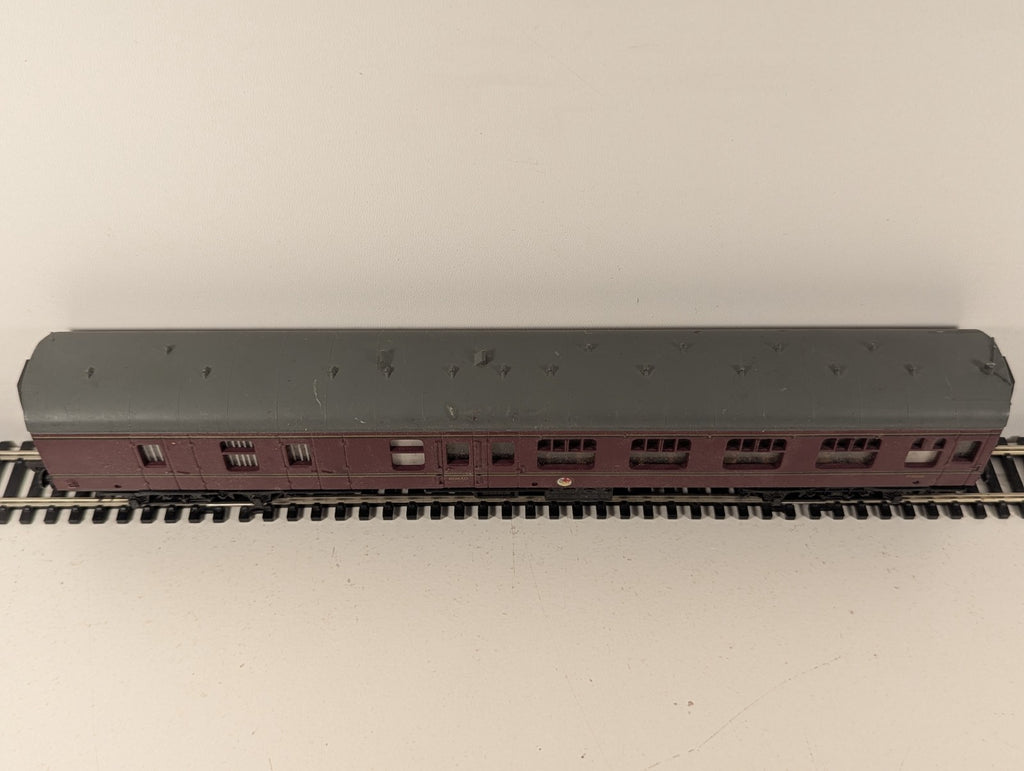 Mainline OO Gauge BR Mk1 Full Brake Coach Maroon
