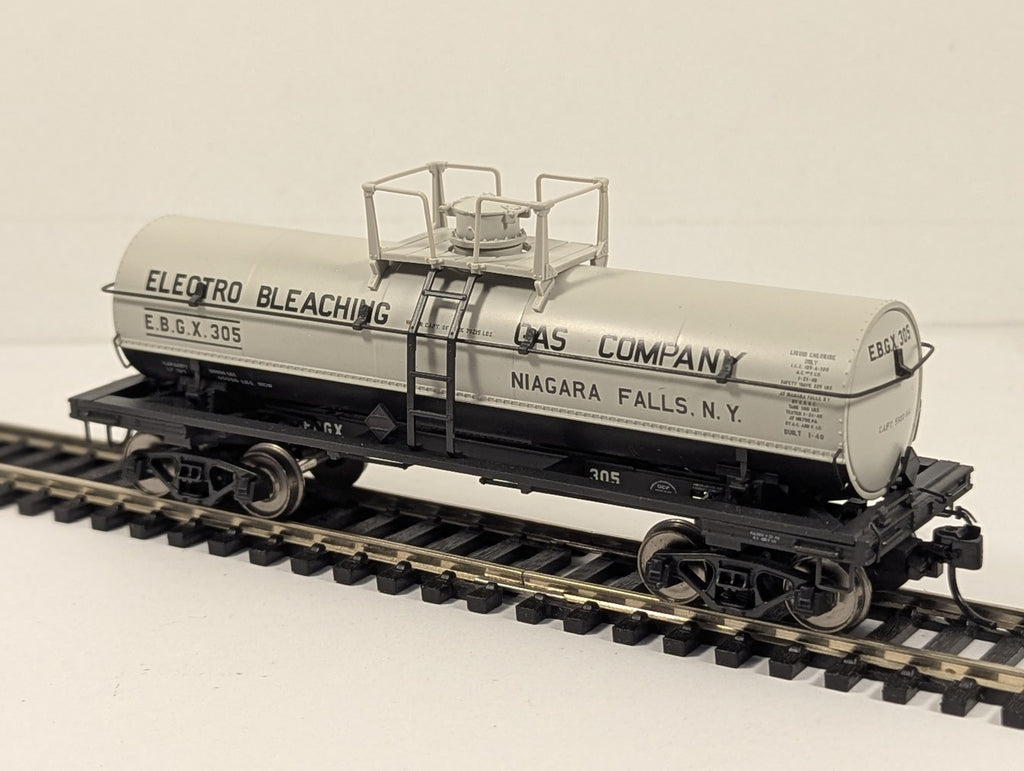 Trix HO Gauge 6000 gal Tank Car 105A Electro Bleaching E.B.G.X. 305