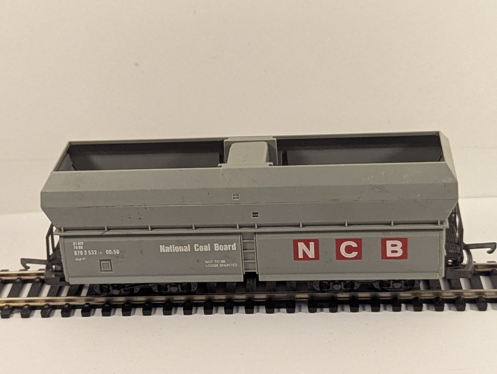 Lima HO Gauge 305615 NCB National Coal Board Fad 167 Bogie Hopper Wagon