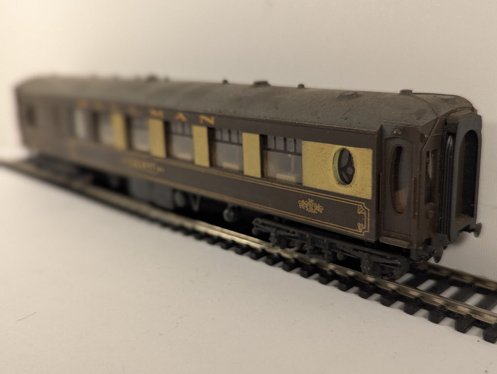 Wrenn OO Gauge Pullman Car No. 77 Passenger Coach Car No 77