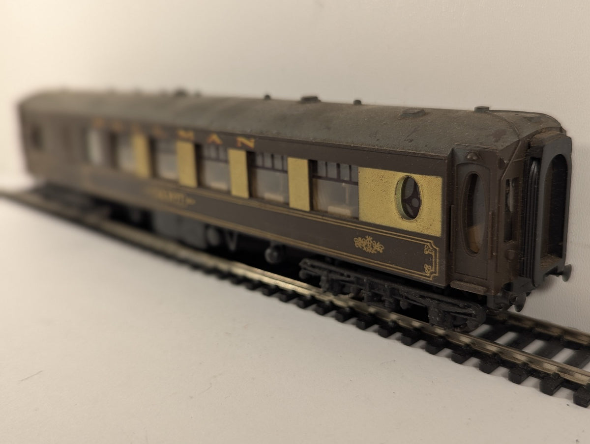 Wrenn OO Gauge Pullman Car No. 77 Passenger Coach Car No 77