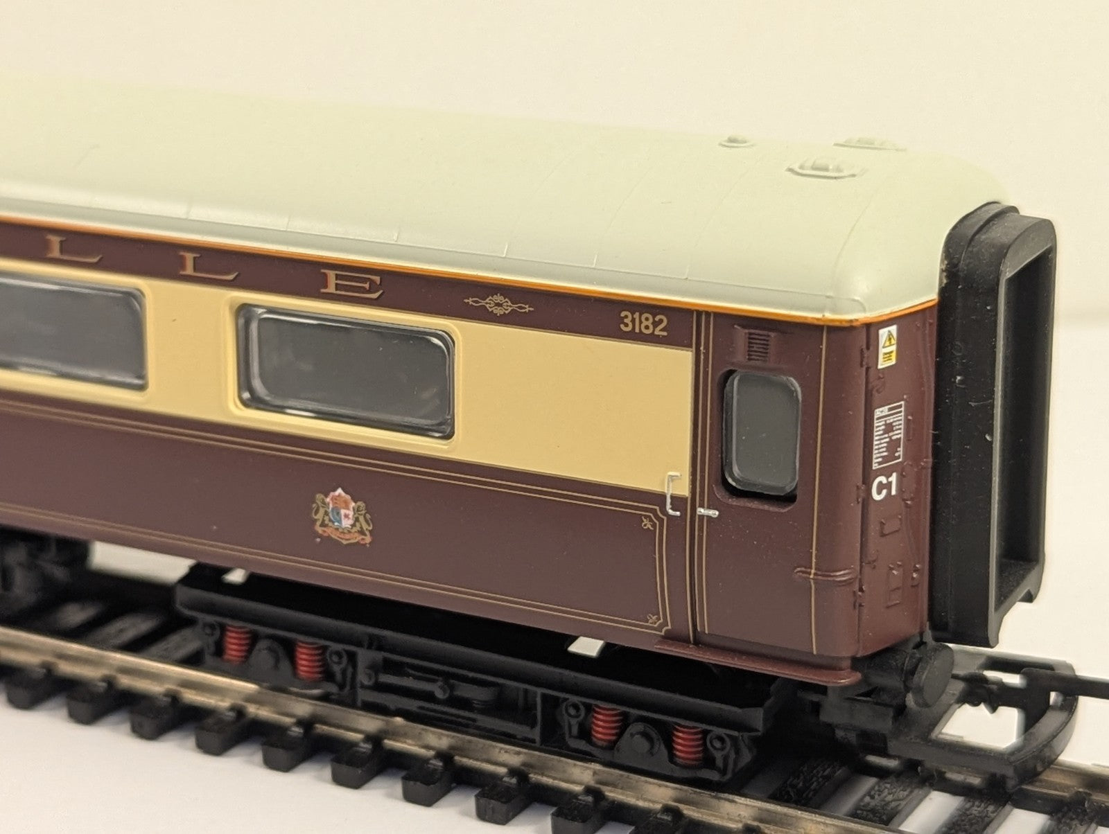 Hornby OO Gauge  Northern Belle Pullman Coach Warwick 3182