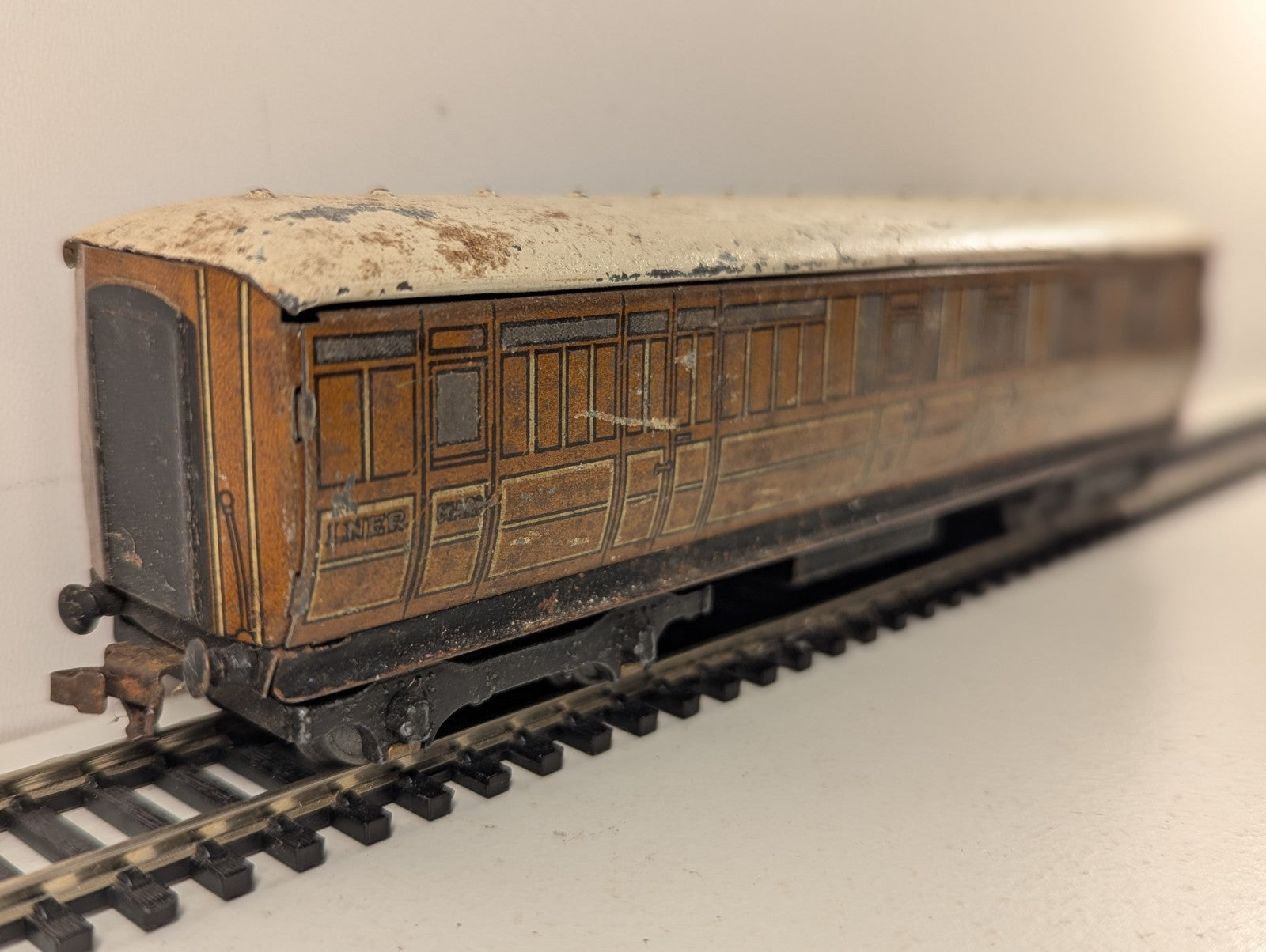 Hornby Dublo OO Gauge D12 LNER Corridor Brake Third Coach Passenger