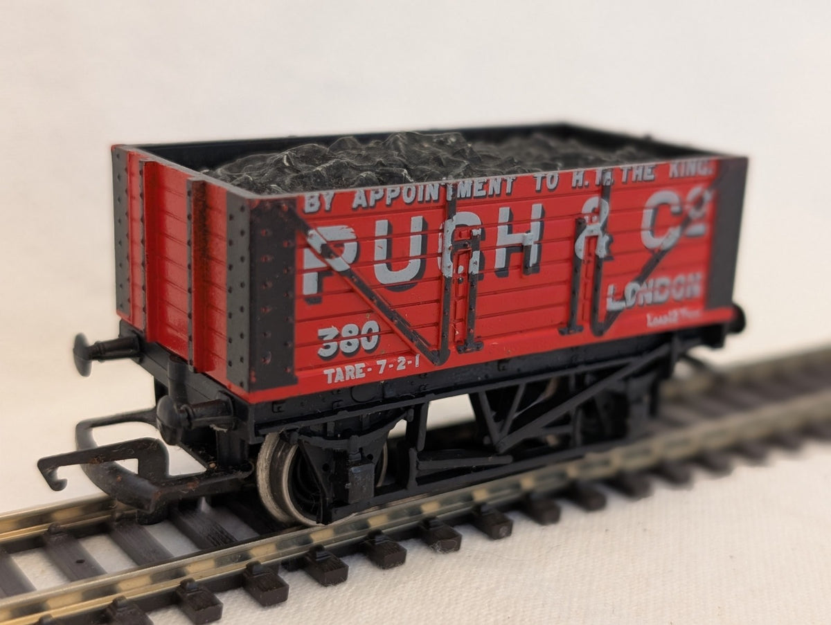 Hornby OO Gauge 7 Plank Private Owner Wagon 'Pugh & Co' Goods Wagon