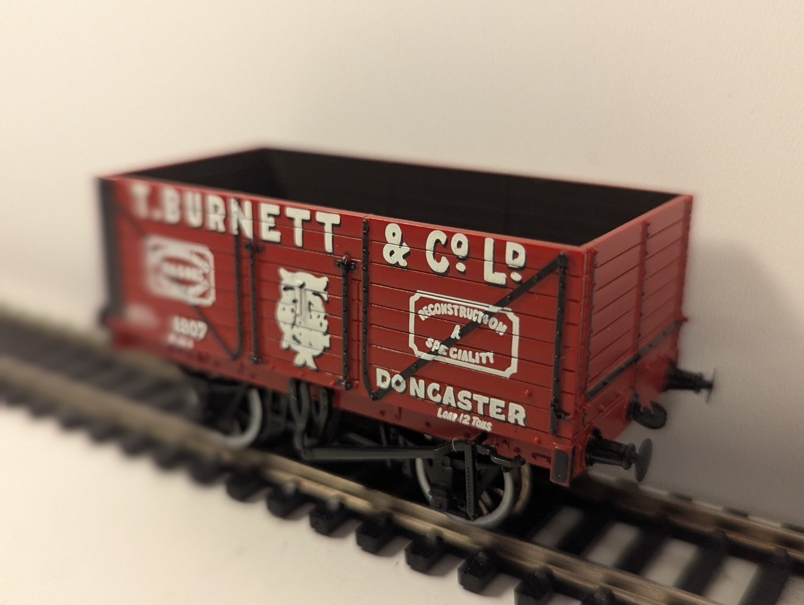 Bachmann 37-125K OO Gauge 8 Plank Wagon T Burnett Doncaster