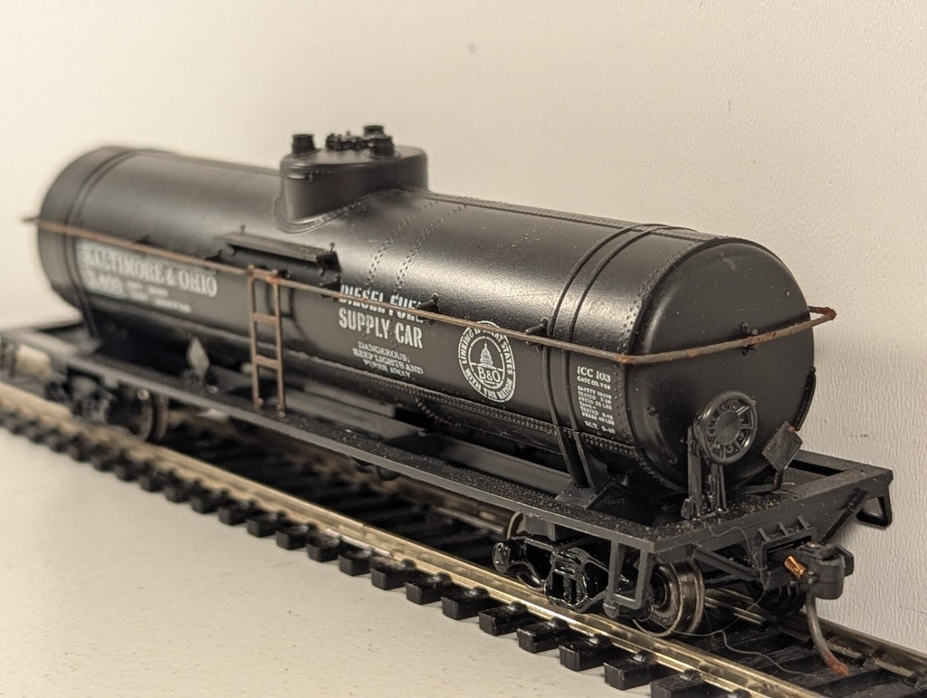 Athearn HO Scale 40ft Single Dome Tank Wagon X409 Baltimore & Ohio