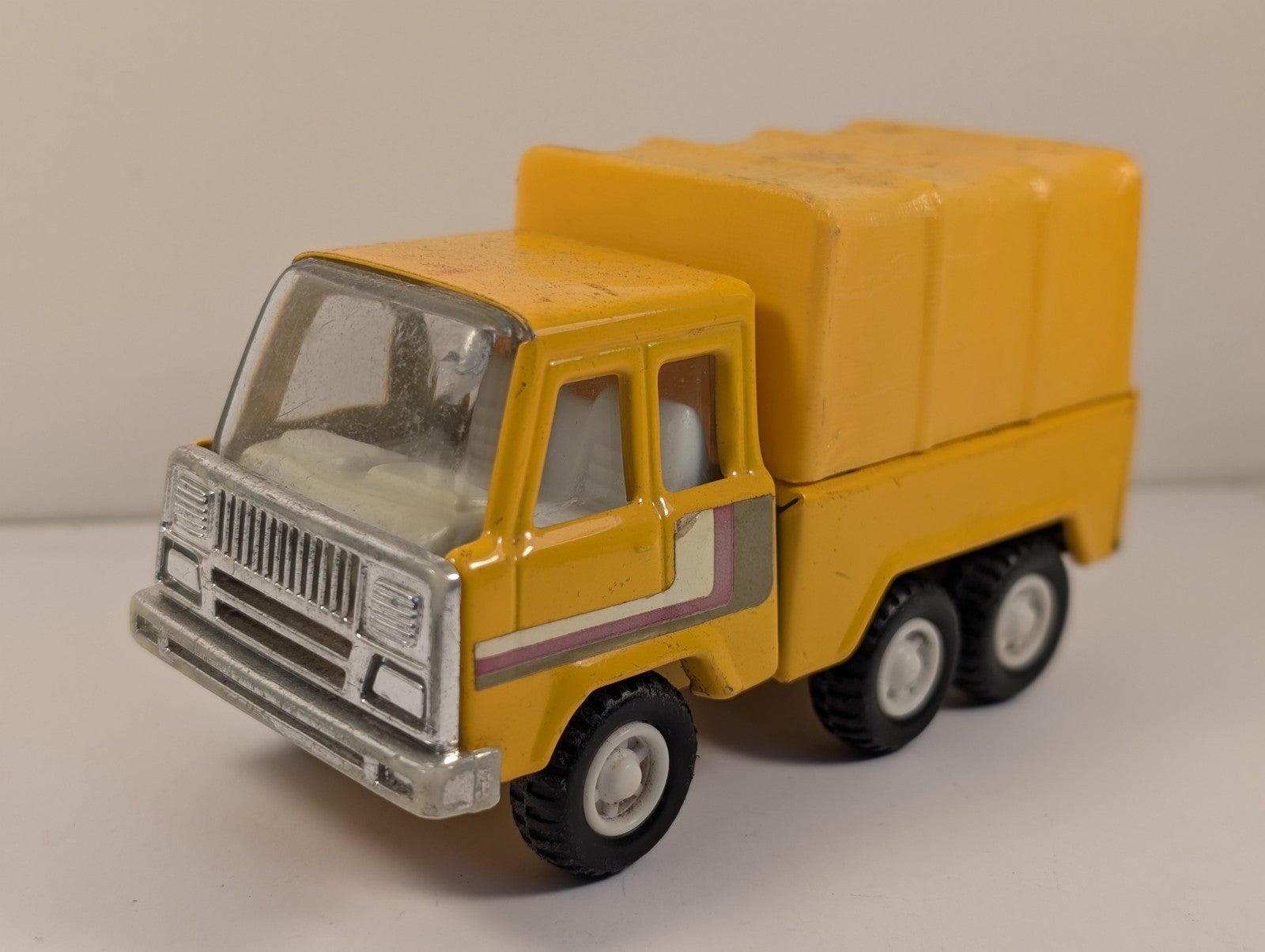 Kai Yip Toy Truck