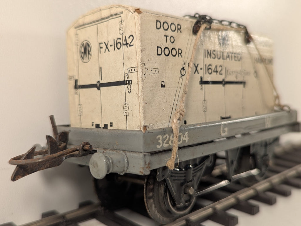 Hornby O Gauge GWR Flat Wagon with Insulated Container