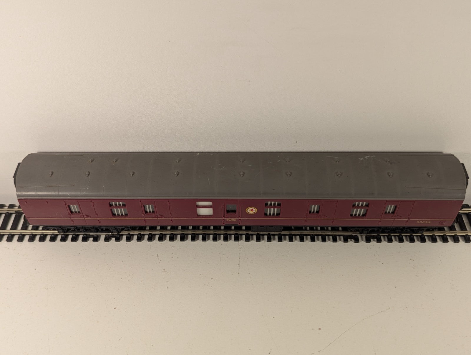 Tri-ang OO Gauge BR Maroon Mk1 Full Brake Coach