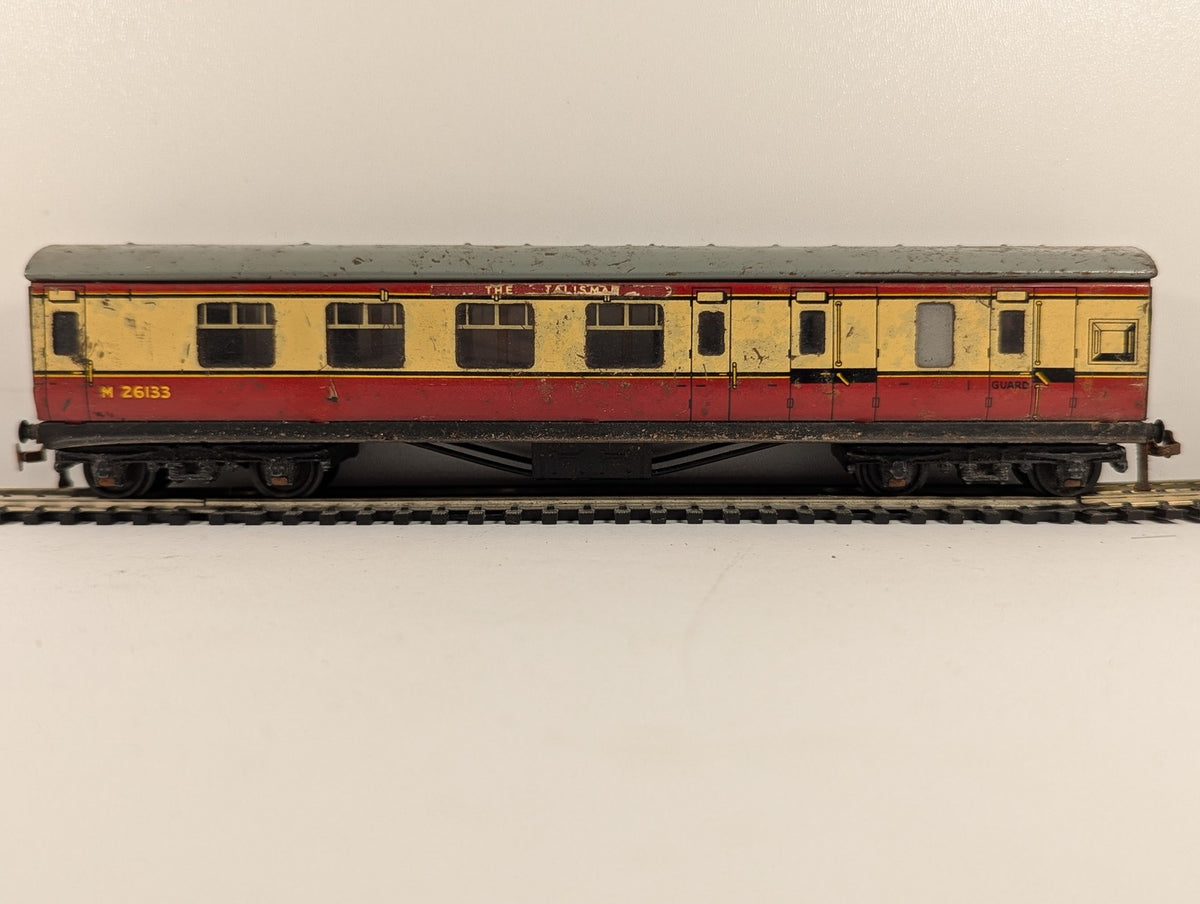 Hornby Dublo OO Gauge D12 Corridor Brake Third Coach 'The Talisman'