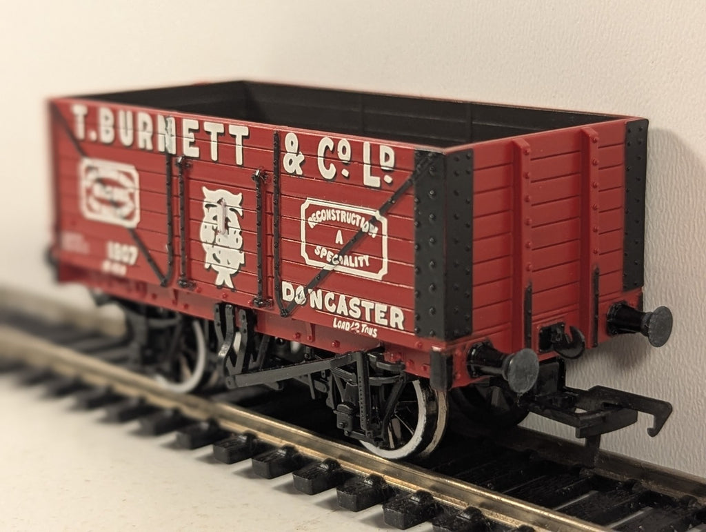 Bachmann 37-125K 8 Plank Wagon 'T. Burnett & Co.'
