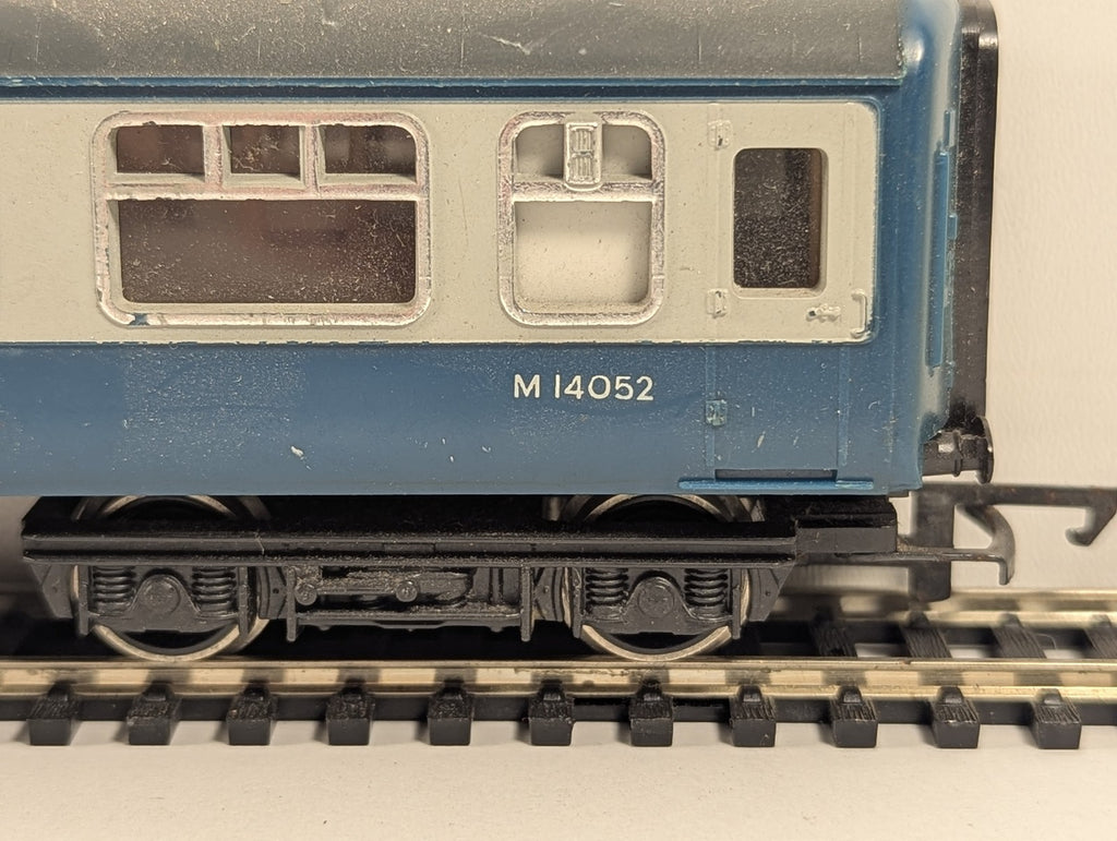 Hornby OO Gauge BR Mk1 BSK Brake Second Corridor Coach Passenger Coach M14052