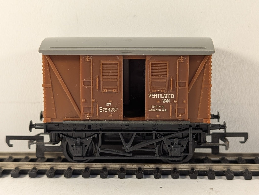 Hornby OO Gauge BR 12t Ventilated Van 'Marazion' Goods Wagon B784287 BR Bauxite