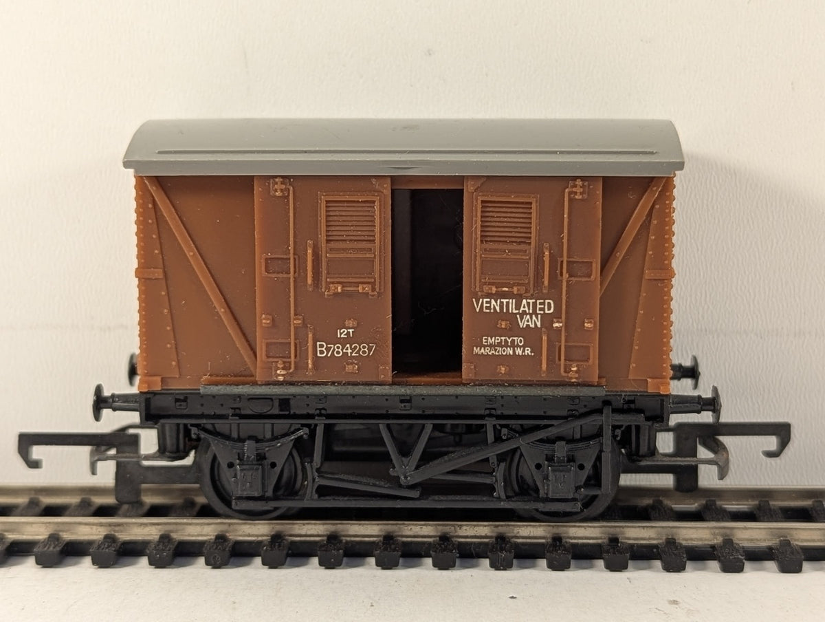 Hornby OO Gauge BR 12t Ventilated Van 'Marazion' Goods Wagon B784287 BR Bauxite