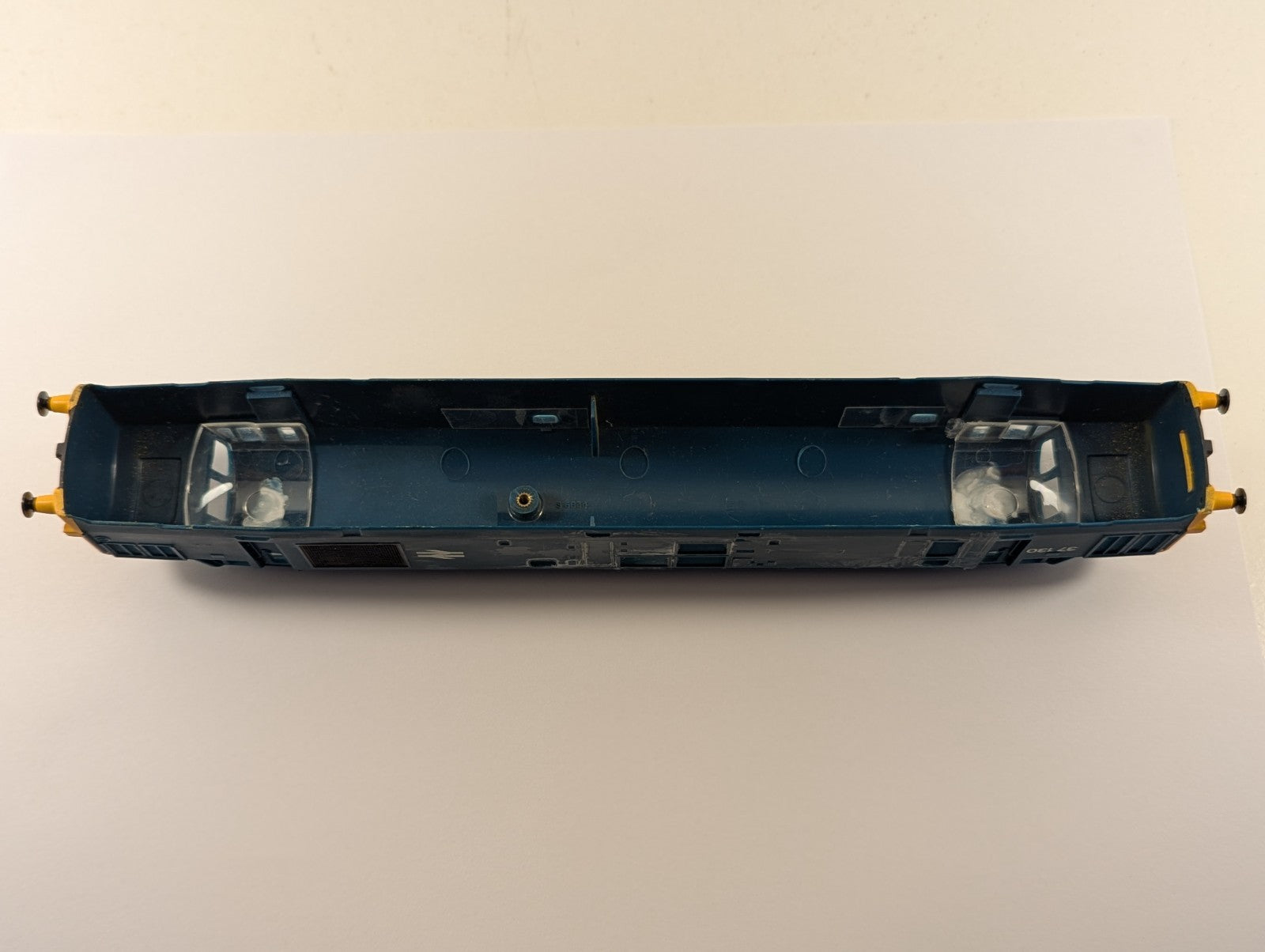 Hornby OO Gauge Class 37 Body Shell – Scratched Paint