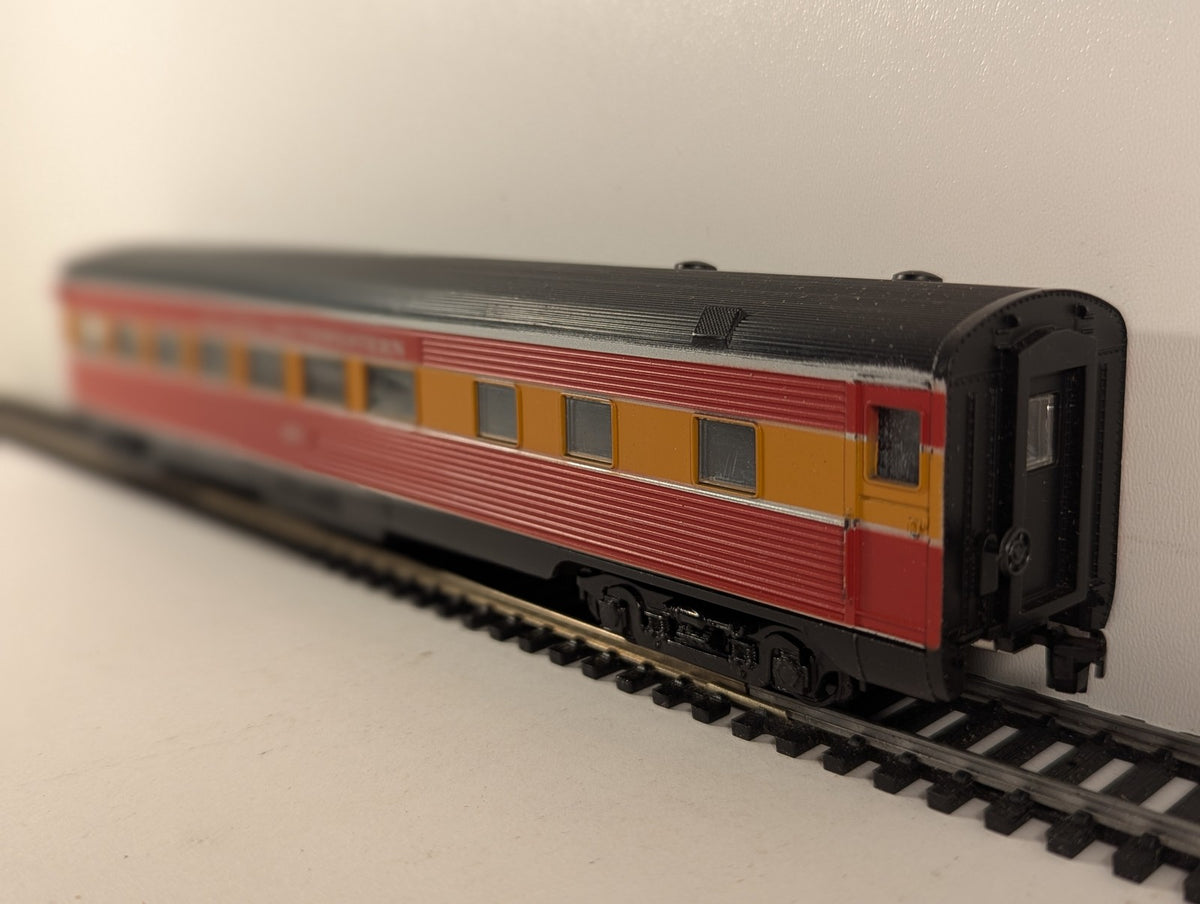 Athearn HO Scale Streamlined Observation Car Passenger Coach 950