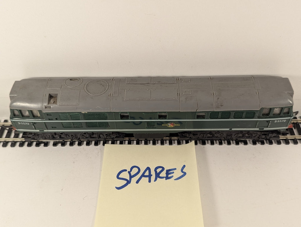 Tri-ang OO Gauge Class 31 Diesel Locomotive D5572 BR Green R.357