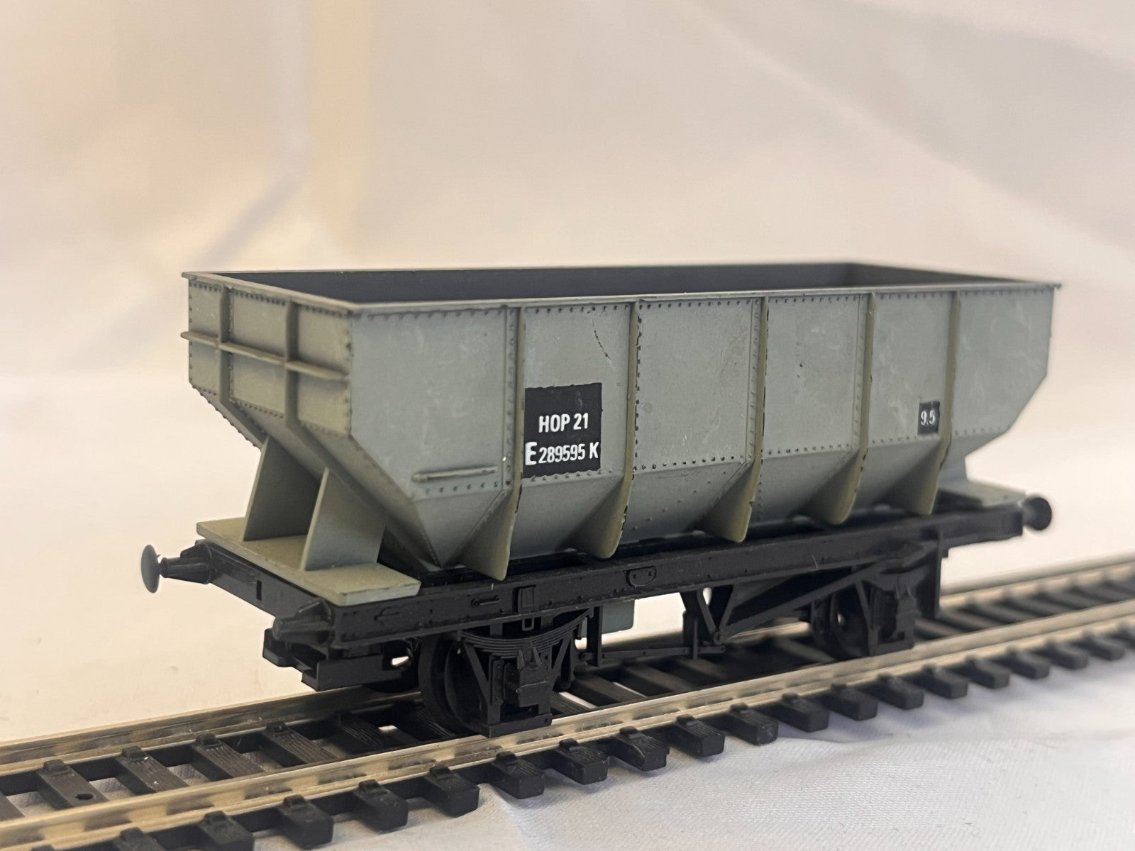 Dapol OO Gauge BR 21T Hopper Wagon Grey Missing Parts