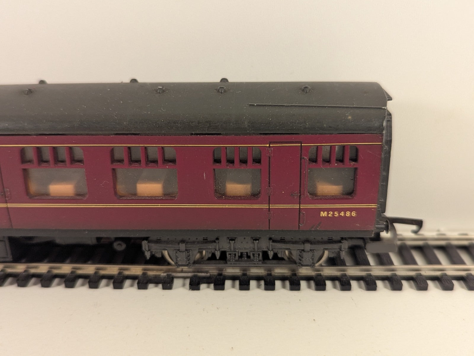 Lima 305342 OO Gauge LMS Maroon Mk1 Full Brake Coach