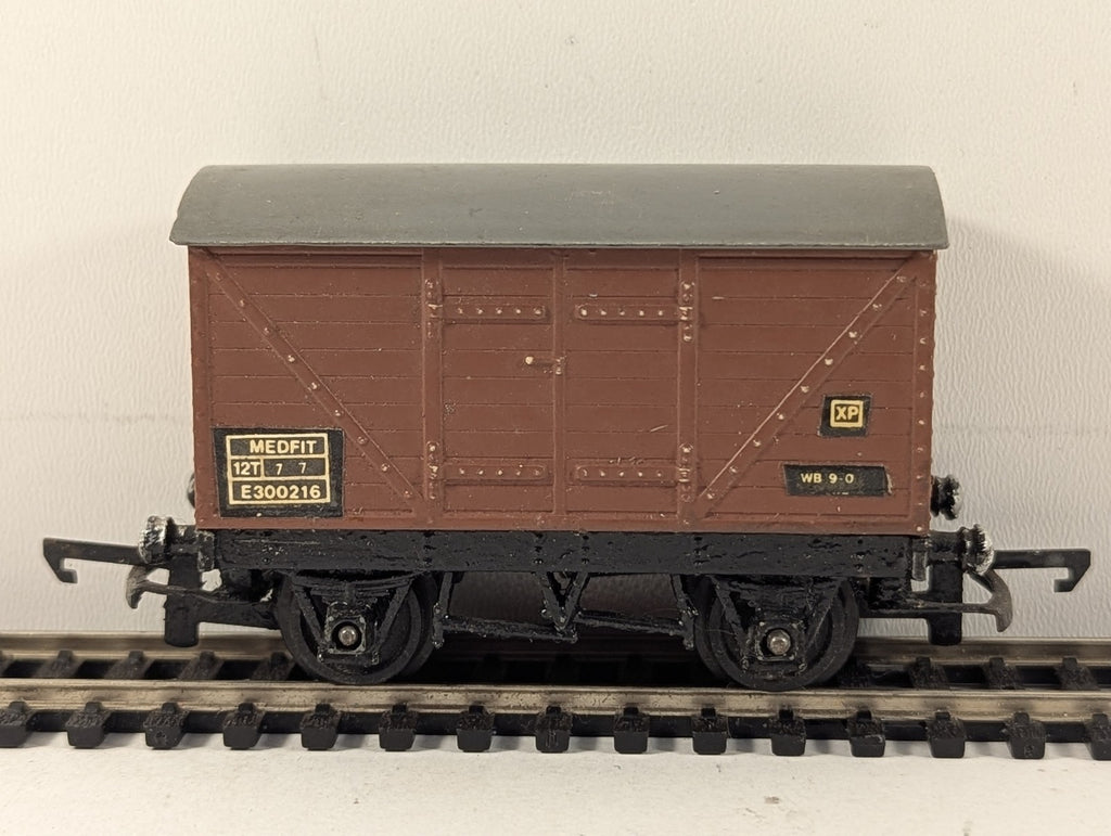 Tri-ang OO Gauge BR 12T Covered Goods Van Goods Wagon E300216 BR Bauxite R11