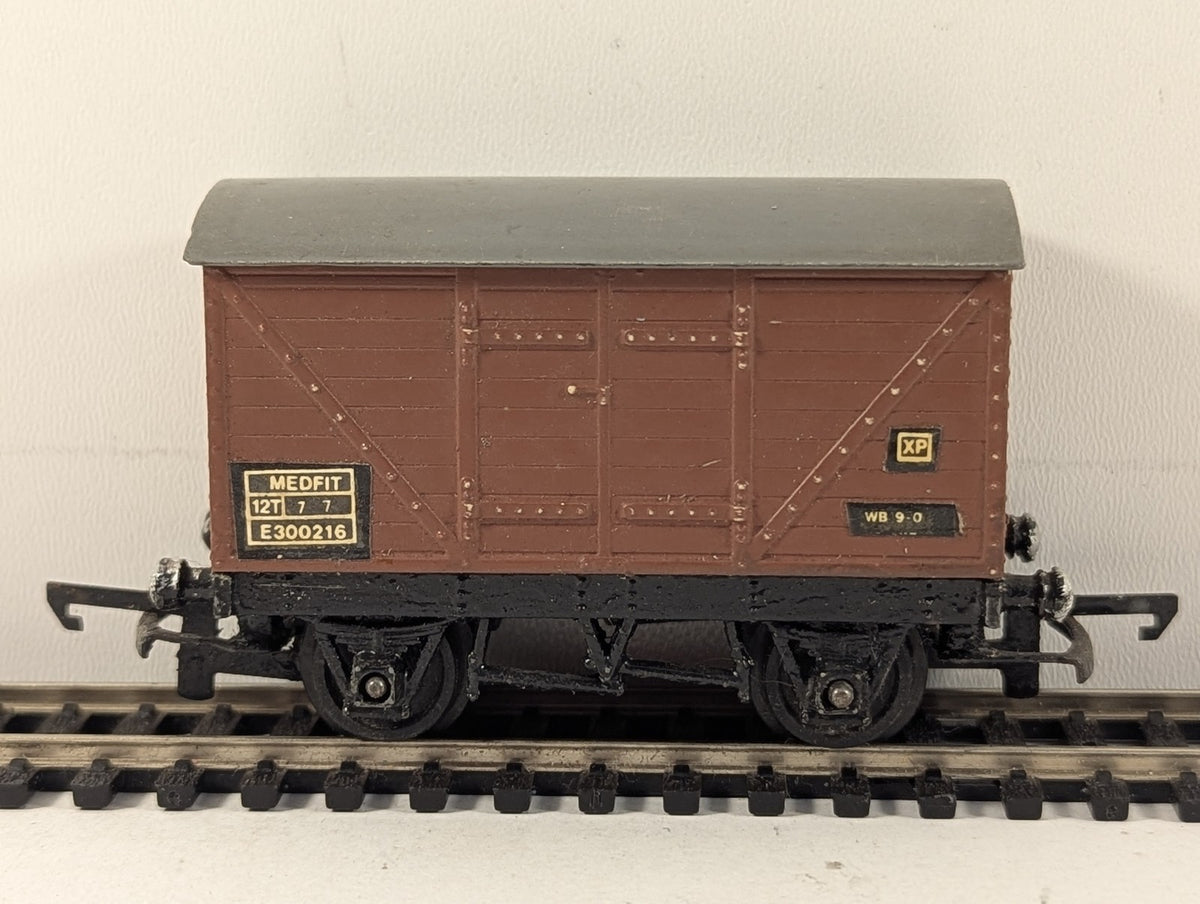 Tri-ang OO Gauge BR 12T Covered Goods Van Goods Wagon E300216 BR Bauxite R11