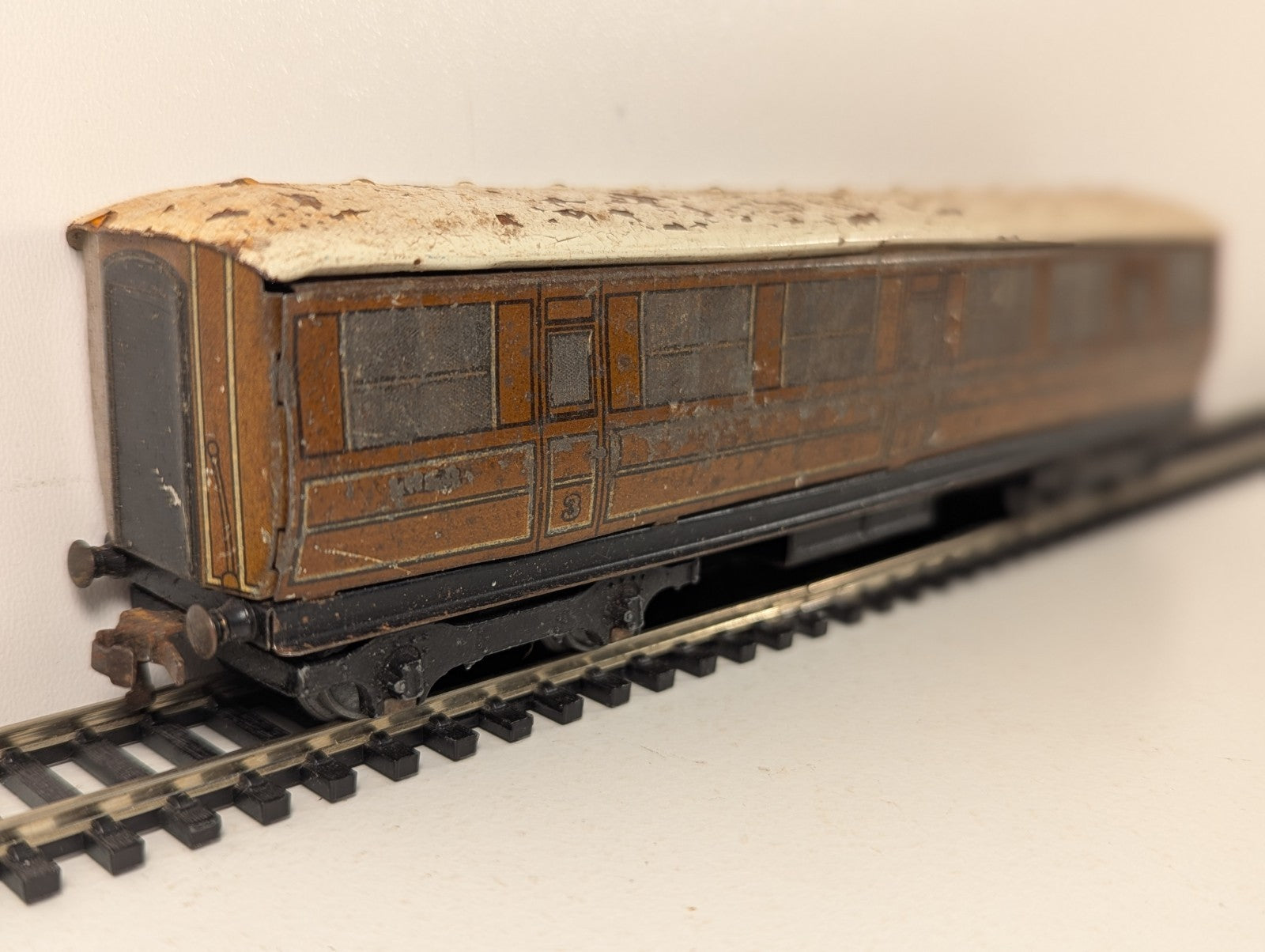 Hornby Dublo OO Gauge D1 LNER Composite Coach Passenger Coach 42759