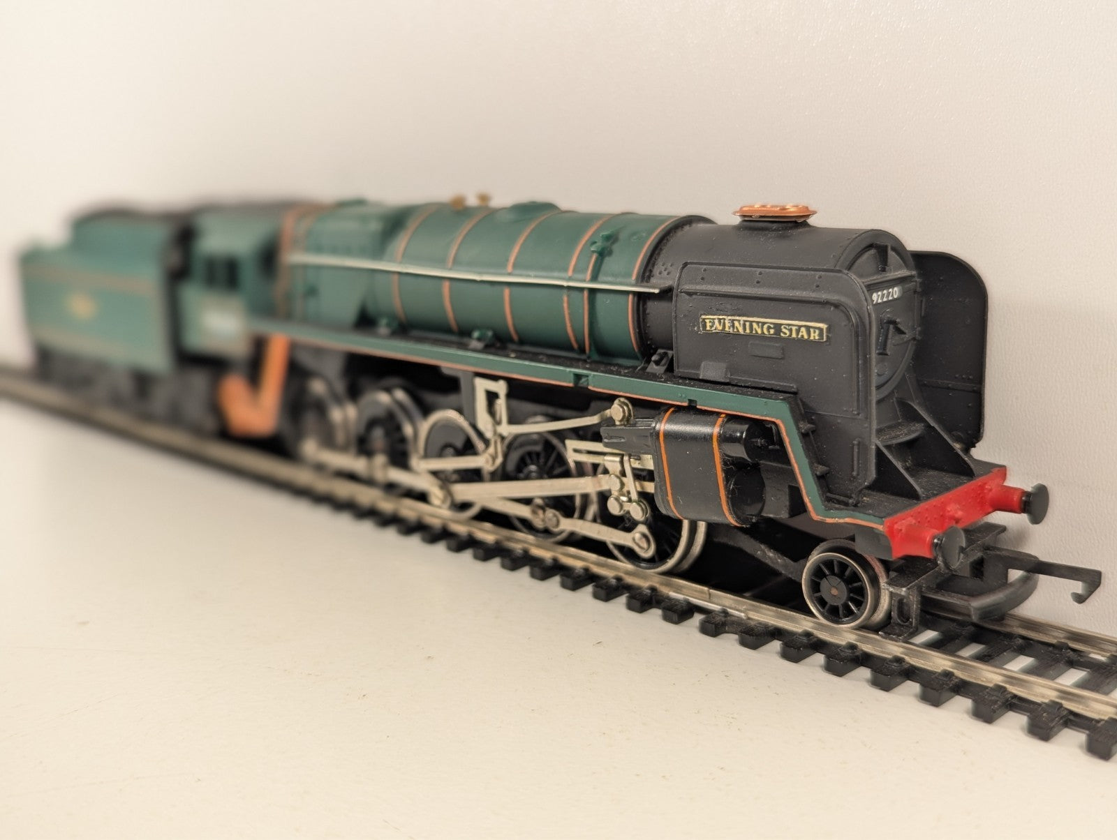 Hornby BR Class 9F "Evening Star" Steam Locomotive OO Gauge