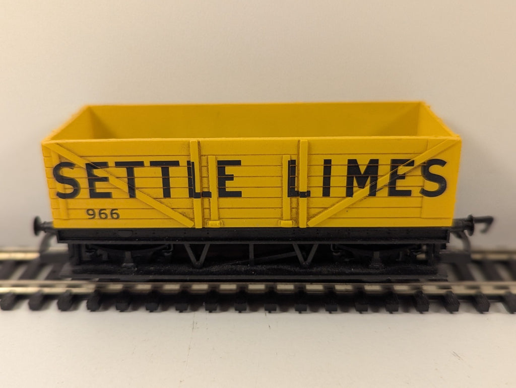 Hornby OO Gauge Settle Limes Open Plank Wagon 966