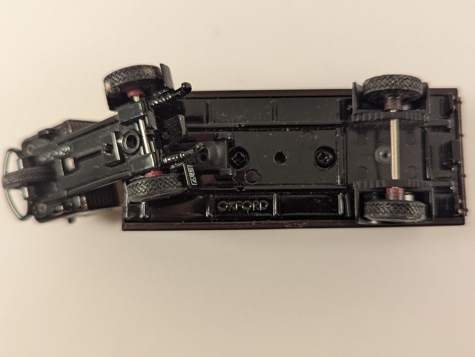 Oxford Diecast 1:76 Scale (OO Gauge) Scammell Mechanical Horse Box Trailer