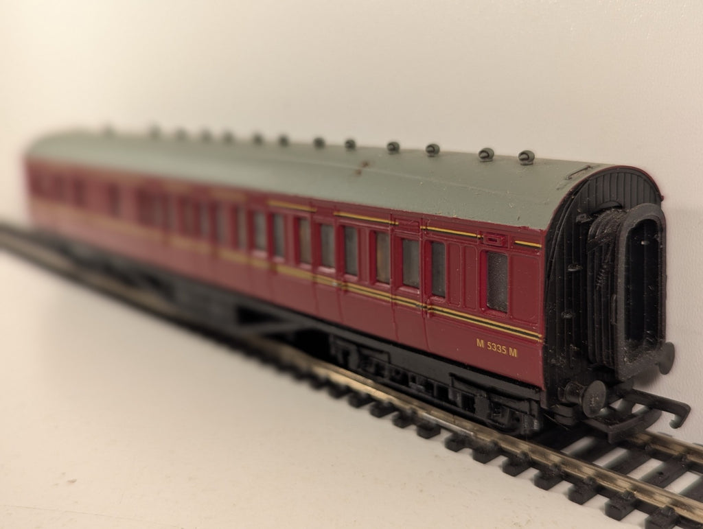 Mainline Railways 37-109 OO Gauge LMS 57' Panelled 1st/3rd Corridor Composite